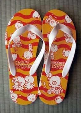 キャラクターを用いたサンダル