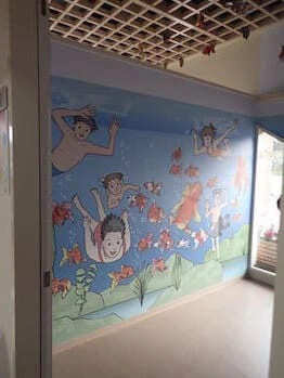 壁面グラフィックにリンク